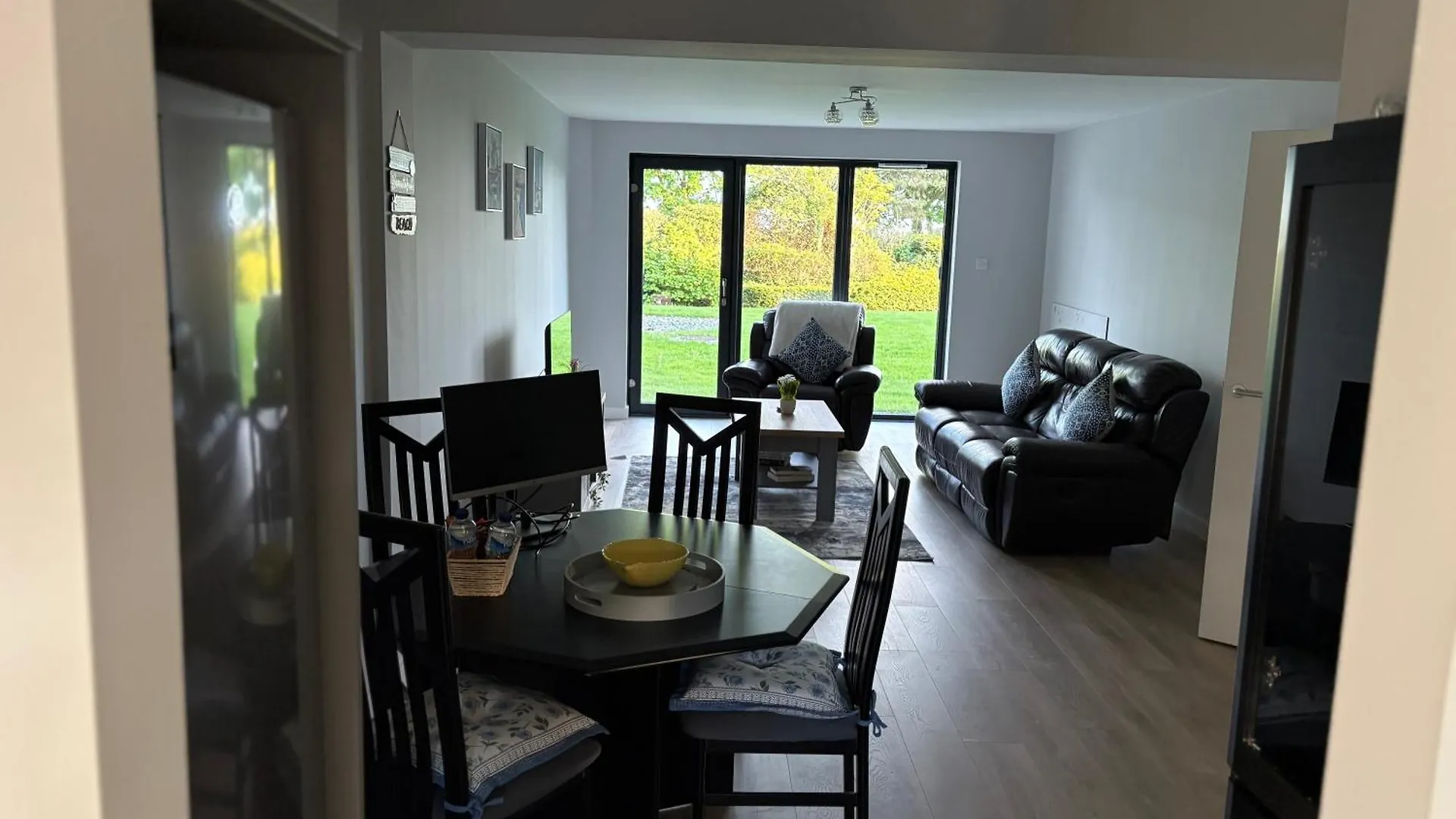 Seaside Garden Sanctuary Apartment ゴールウェイ アイルランド